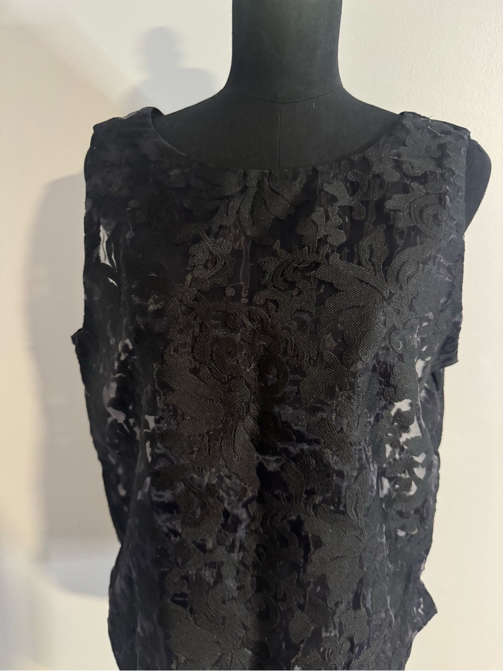 NWT Banana Republic Lace Black Sleeveless Top Size Medium - Picture 4 of 5